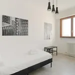 Guesthost - Modern Pirelli Apartamento