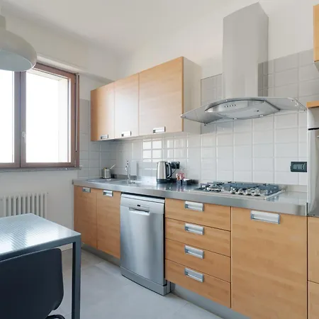 Guesthost - Modern Pirelli Apartamento Milão