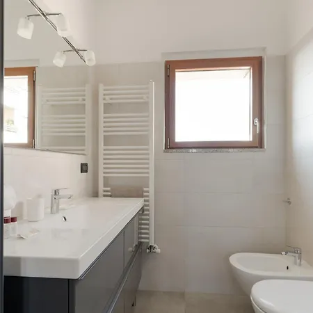 Guesthost - Modern Pirelli Milão