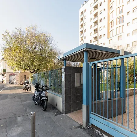 Guesthost - Modern Pirelli Apartamento *