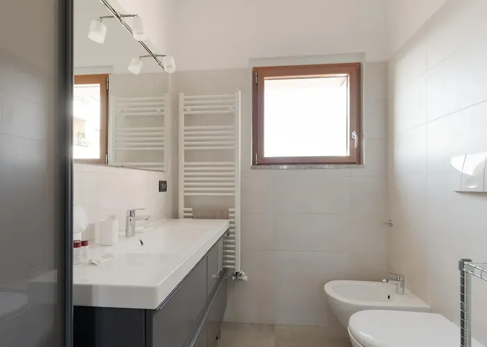 Guesthost - Modern Pirelli Milão