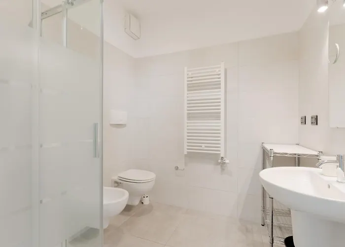 Guesthost - Modern Pirelli Milão